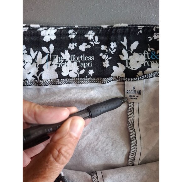 Croft & Barrow Floral Print Capri Pants Womens Size 6 Regular Black & White - Picture 3 of 8